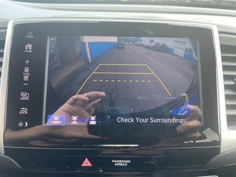 Used 2018 Honda Pilot Touring image 20