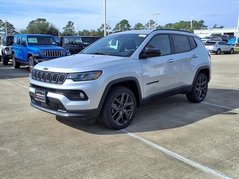 New 2026 Jeep Compass Altitude image 3
