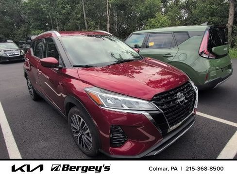 Used 2023 Nissan Kicks SV FWD image 3