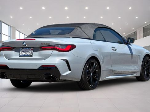 Used 2022 BMW M440i Convertible RWD image 4