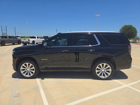Used 2025 Chevrolet Tahoe Premier AWD/4WD image 6