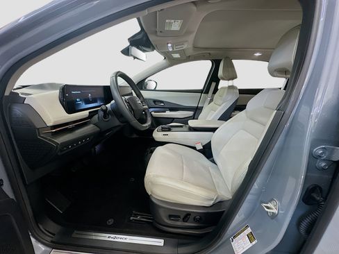 Used 2024 Nissan Ariya AWD image 13