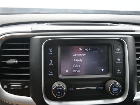 Used 2022 RAM 1500 Classic SLT AWD/4WD image 26