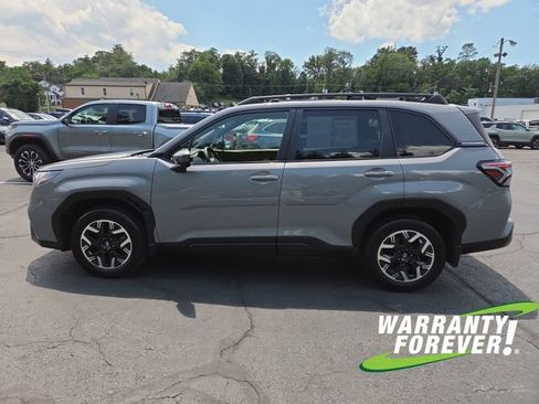 Used 2025 Subaru Forester Premium AWD/4WD image 4