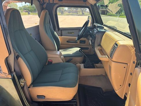 Used 1998 Jeep Wrangler Sahara AWD/4WD image 10