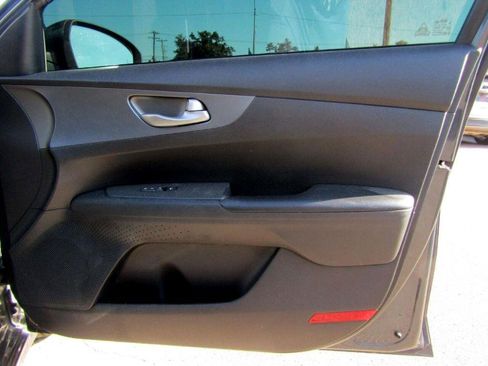Used 2020 Kia Forte Sedan FWD image 16