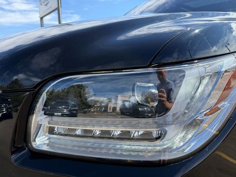 Used 2019 Lincoln Navigator Reserve AWD/4WD image 10