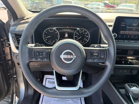 Used 2023 Nissan Rogue S AWD/4WD image 17