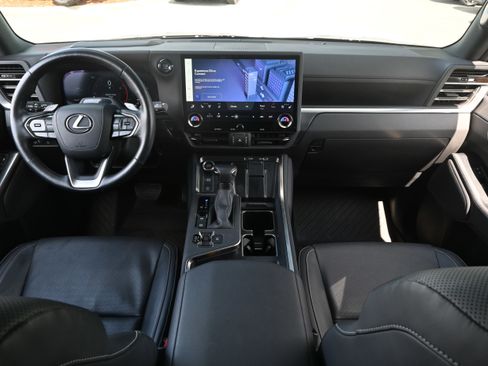 Used 2024 Lexus GX 550 w/ Cold Area Package image 28