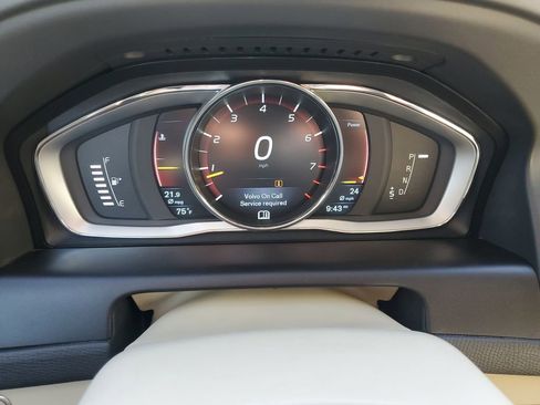 Used 2015 Volvo XC60 T5 w/ Proximity Package image 30