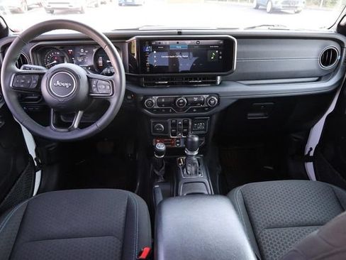Used 2024 Jeep Wrangler Unlimited Rubicon 4xe AWD/4WD image 22