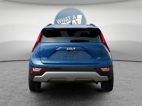 New 2025 Kia Niro SX Touring image 13