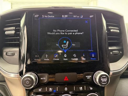 Used 2019 RAM 1500 Laramie RWD image 12