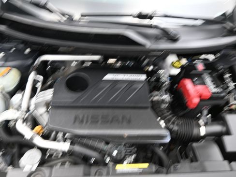 Used 2025 Nissan Rogue SV FWD image 29
