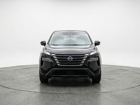 Used 2025 Nissan Rogue SV AWD/4WD image 2