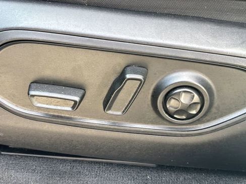 Used 2023 Jeep Grand Cherokee Altitude image 11