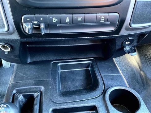 Used 2017 RAM 2500 Tradesman w/ Chrome Appearance Group image 17