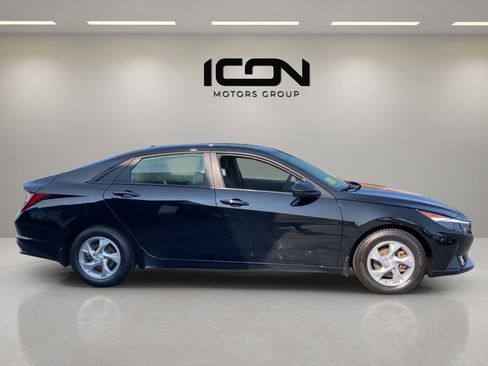 Used 2023 Hyundai Elantra SE FWD image 5