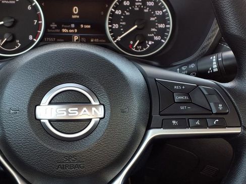 Used 2025 Nissan Sentra SV FWD image 21