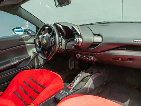 Used 2018 Ferrari 488 GTB RWD image 14