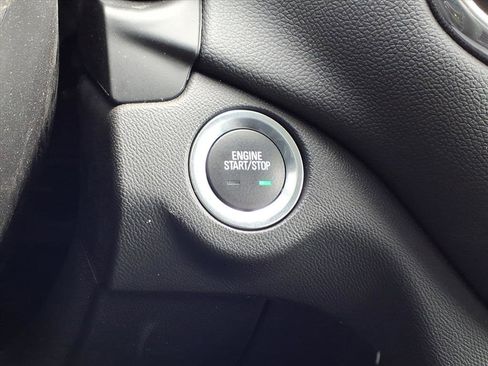 Used 2024 Chevrolet Equinox LT image 18