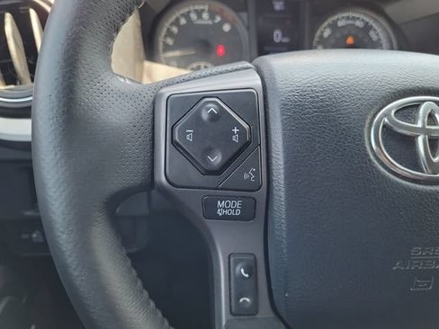 Used 2019 Toyota Tacoma TRD Sport w/ TRD Premium Sport Package AWD/4WD image 25