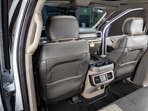 Used 2026 Ford F250 Platinum w/ Platinum Plus Package AWD/4WD image 36