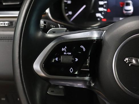 Used 2021 Jaguar F-PACE image 33