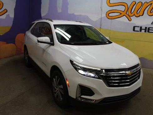 Used 2023 Chevrolet Equinox Premier AWD/4WD image 2