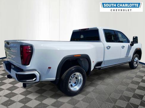 Used 2024 GMC Sierra 3500 Denali w/ Denali Reserve Package AWD/4WD image 4