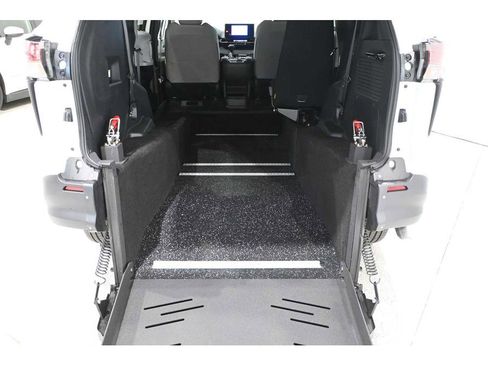 New 2025 Toyota Sienna LE FWD image 19