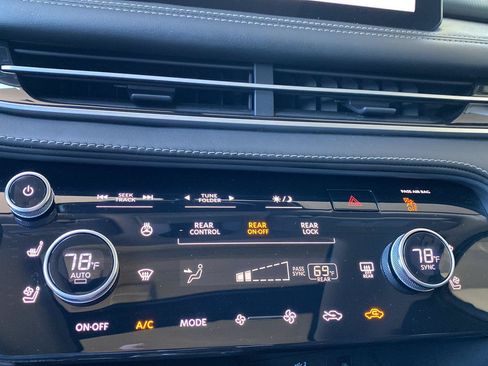 Used 2023 INFINITI QX60 Luxe w/ Vision Package AWD/4WD image 38
