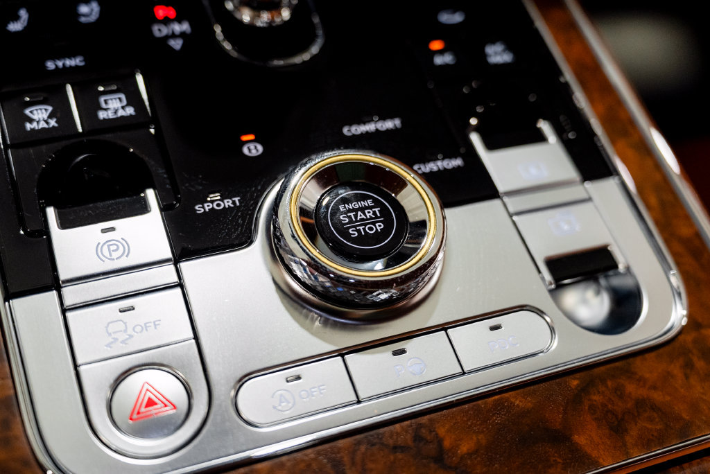 Used 2023 Bentley Flying Spur W12 AWD/4WD image 62