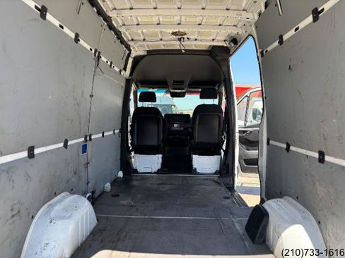 Used 2020 Mercedes-Benz Sprinter 2500 image 23