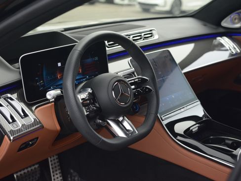 Used 2025 Mercedes-Benz S 63 AMG S image 4