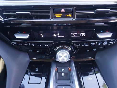 Used 2023 Acura MDX SH-AWD w/ Technology Package image 12