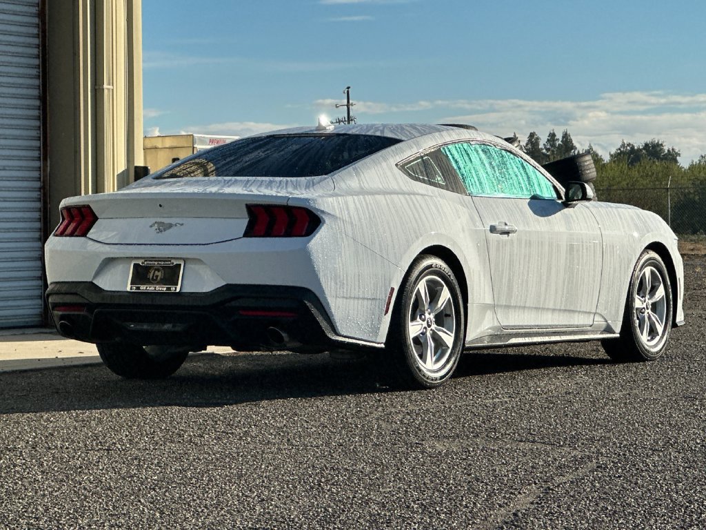 Used 2024 Ford Mustang Coupe RWD image 4