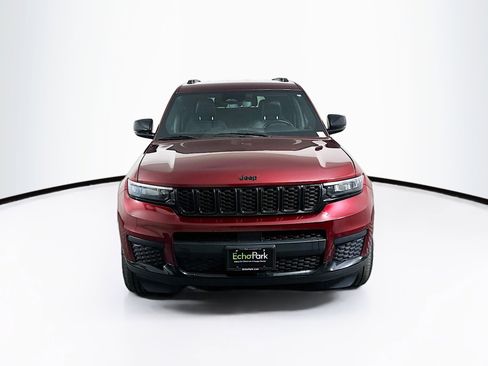 Used 2021 Jeep Grand Cherokee L Laredo image 2