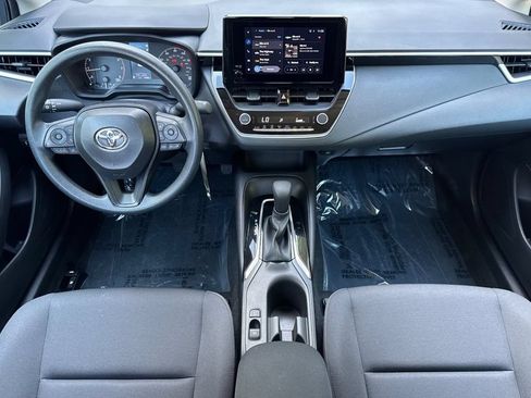 Used 2025 Toyota Corolla LE FWD image 12