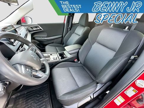 Used 2024 Mitsubishi Outlander ES image 19