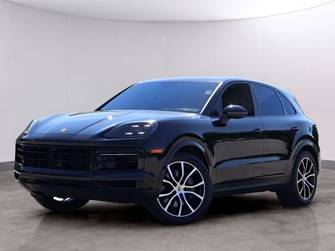 Used 2024 Porsche Cayenne AWD/4WD image 1
