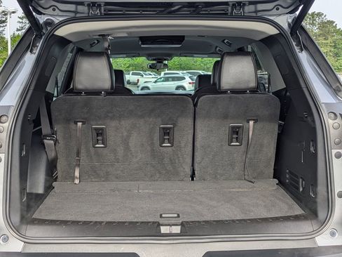 Used 2020 Chevrolet Traverse LT FWD image 16
