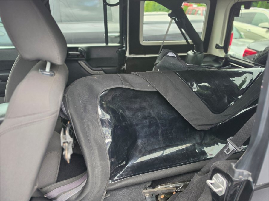 Used 2018 Jeep Wrangler Unlimited Sport AWD/4WD image 23