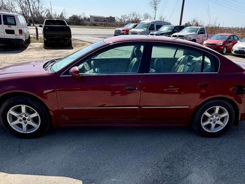 Used 2005 Nissan Altima 3.5 SL image 2