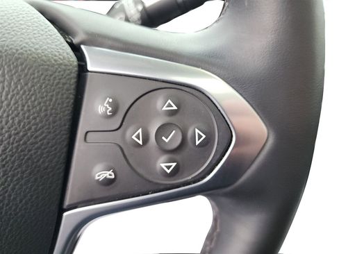 Used 2023 Chevrolet Traverse RS image 32