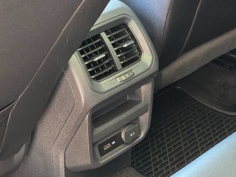 Used 2020 Volkswagen Tiguan SE w/ Panoramic Sunroof Package FWD image 26