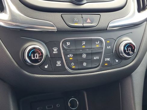 Used 2023 Chevrolet Equinox LT AWD/4WD image 25