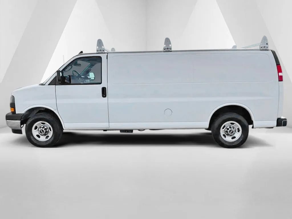 Used 2020 GMC Savana 3500 Extended w/ Driver Convenience Package RWD image 4