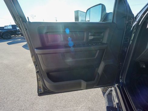 Used 2018 RAM 2500 Tradesman w/ Chrome Appearance Group image 18