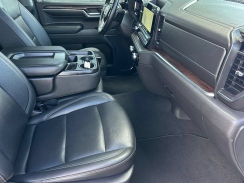 Used 2024 GMC Sierra 1500 SLT AWD/4WD image 15